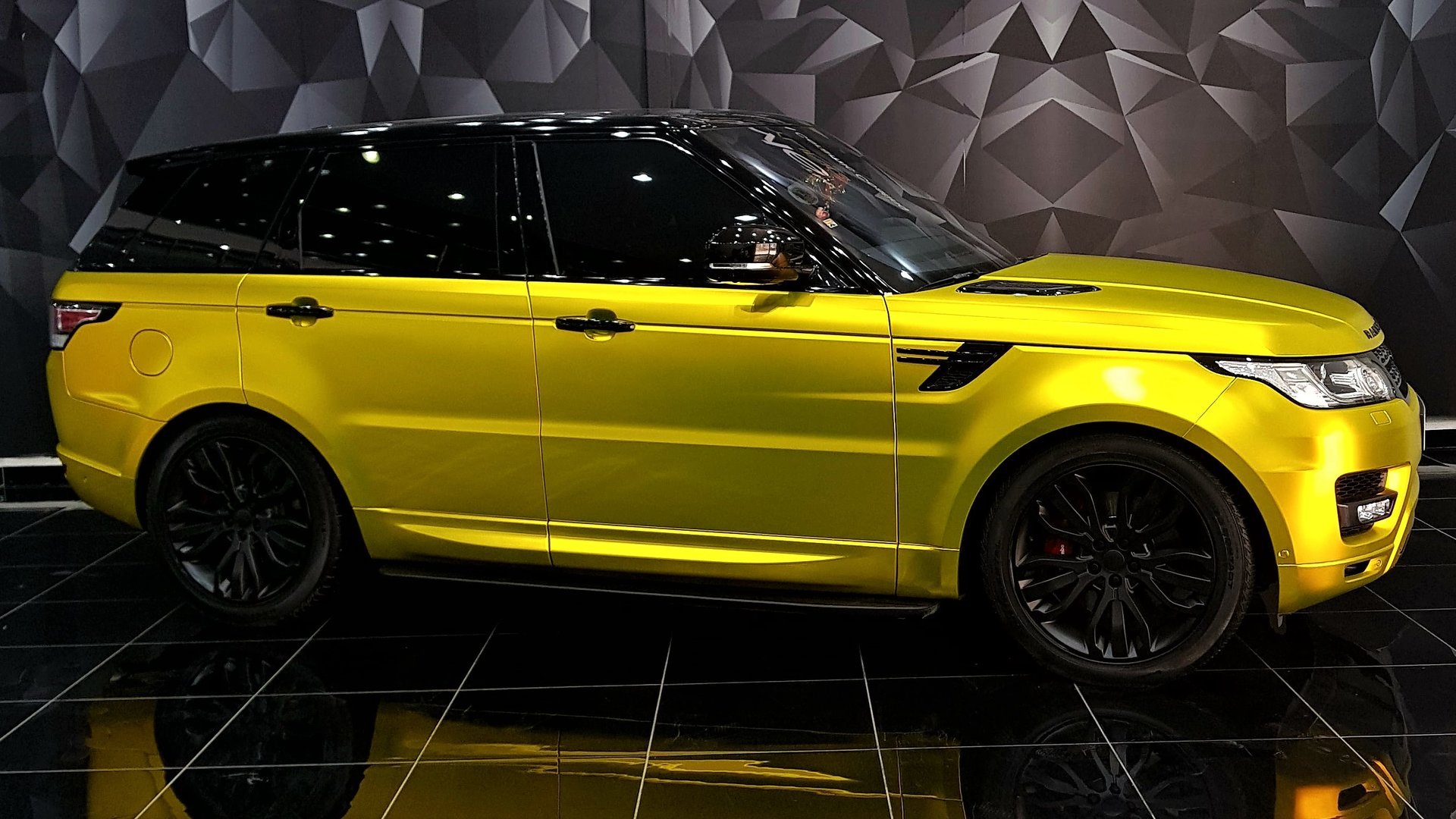 1595336284-1233-Range-Rover-Sport-Gold-wrap-2-.jpg